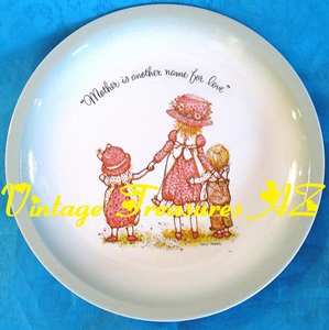 Holly Hobbie Collector’s Edition Mother’s Day Plate “Mother Is Another Name  for Love” Vintage 1972 American Greetings (Holly Hobby) ***USPS PRIORITY